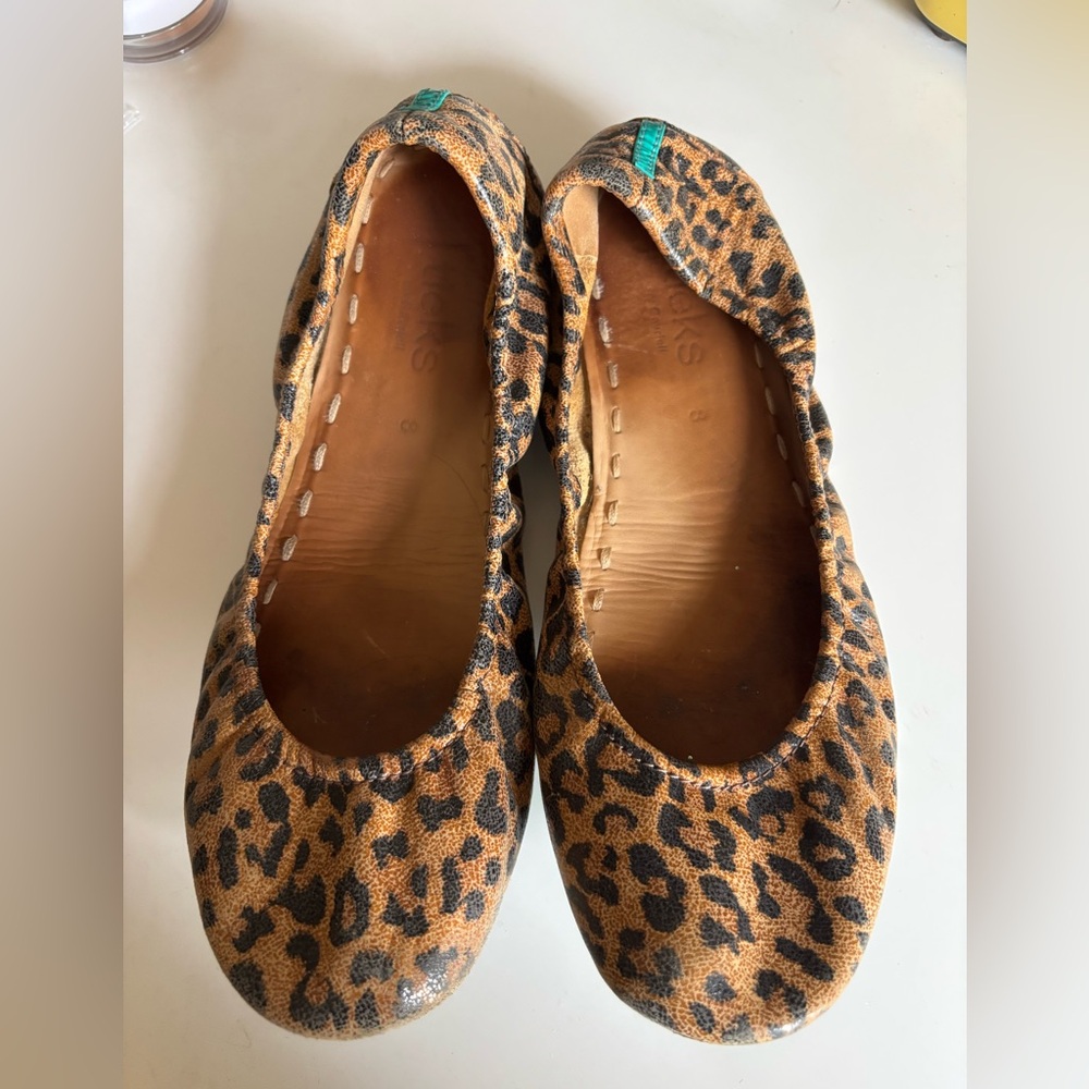 Tieks Brown and Black leopard print Flats Timeless Comfort Sz 8